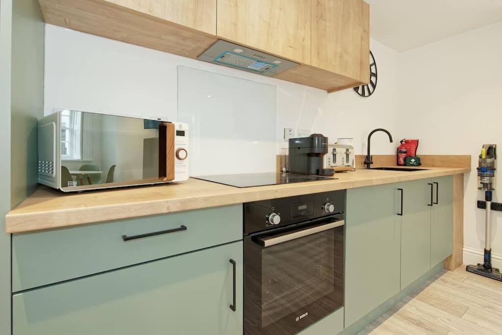 Stylish Beach Front Retreat 2 Bedrooms แฮร์นเบย์ ภายนอก รูปภาพ